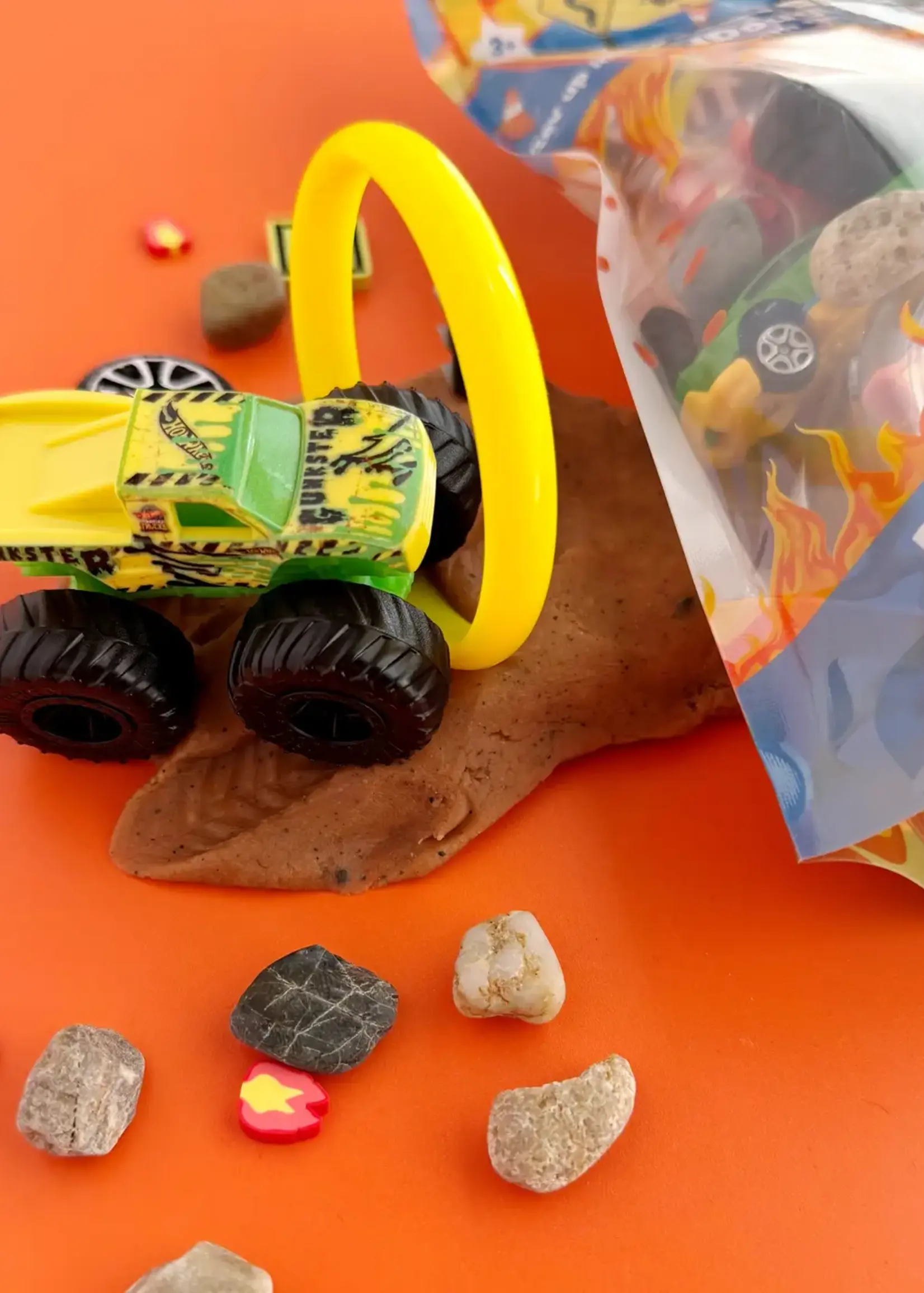 MONSTER TRUCK KIDDOUGH PLAY KIT