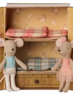 BALLET MICE IN STUDIO