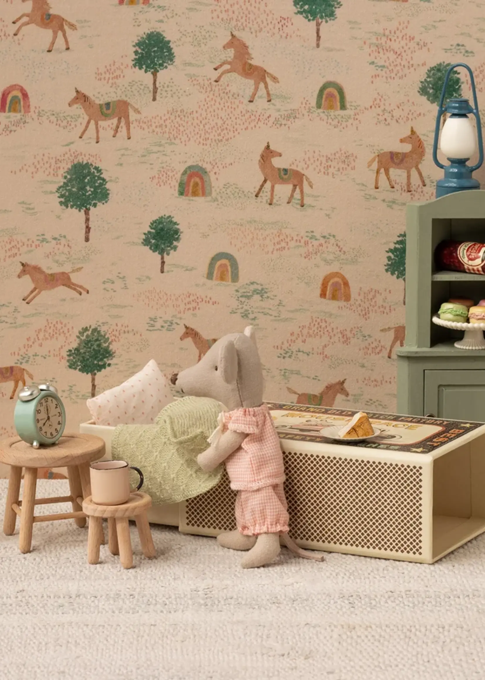 LITTLE SISTER MOUSE IN MATCHBOX