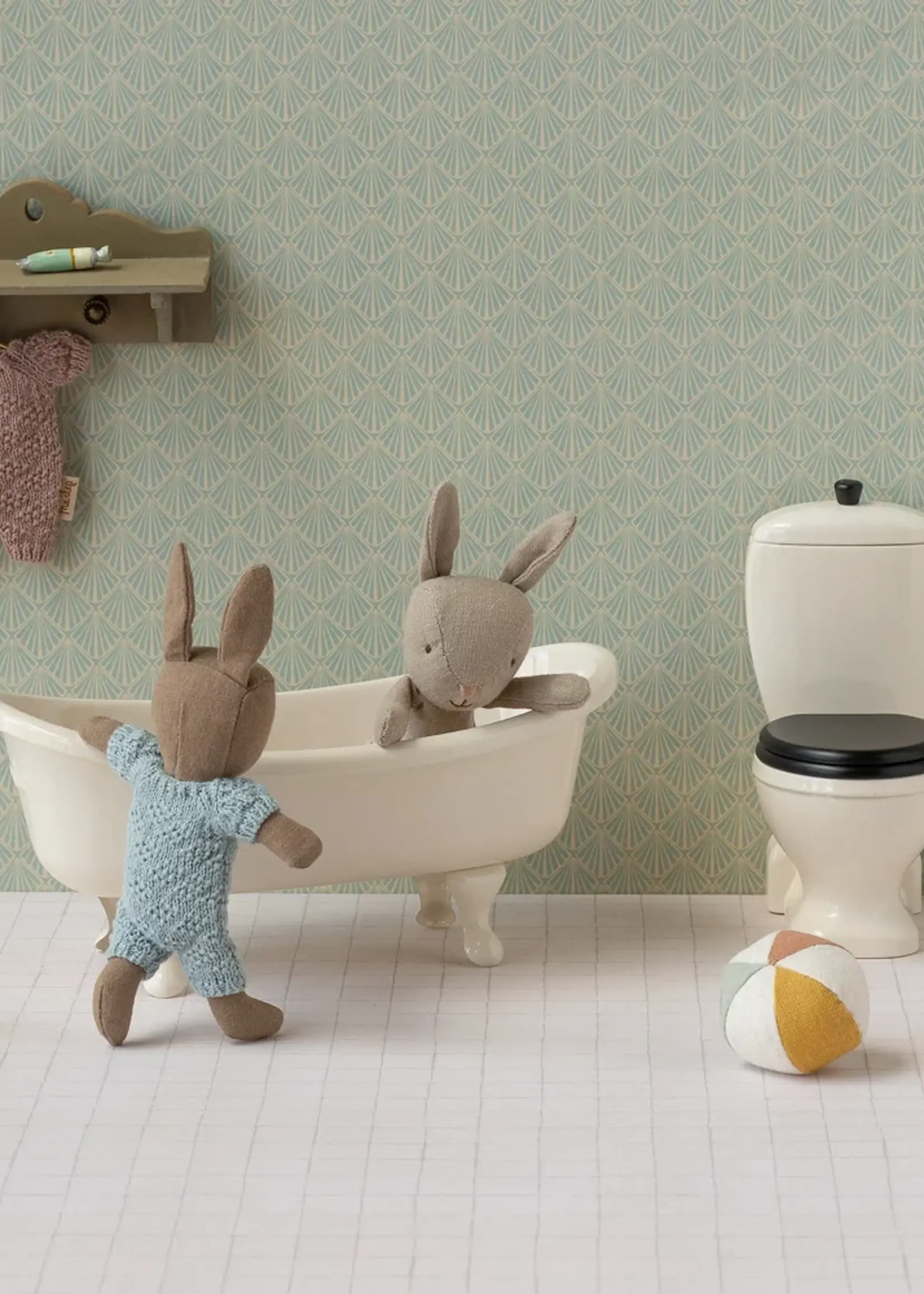 MINIATURE TOILET