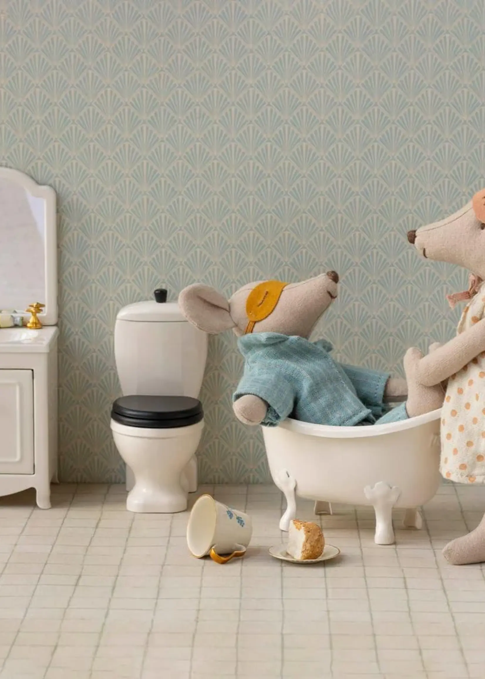 MOUSE TOILET