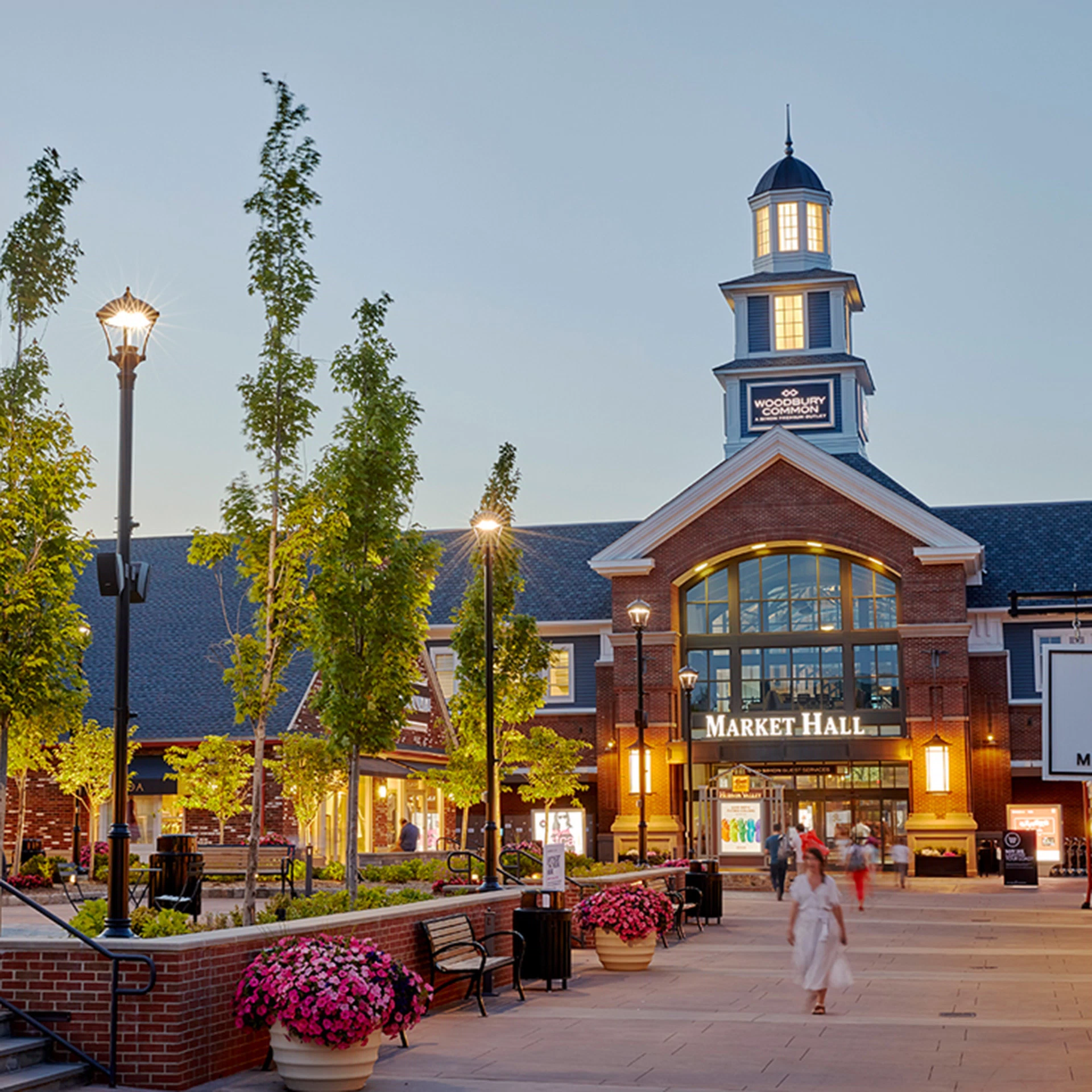 woodbury commons lukure outlet