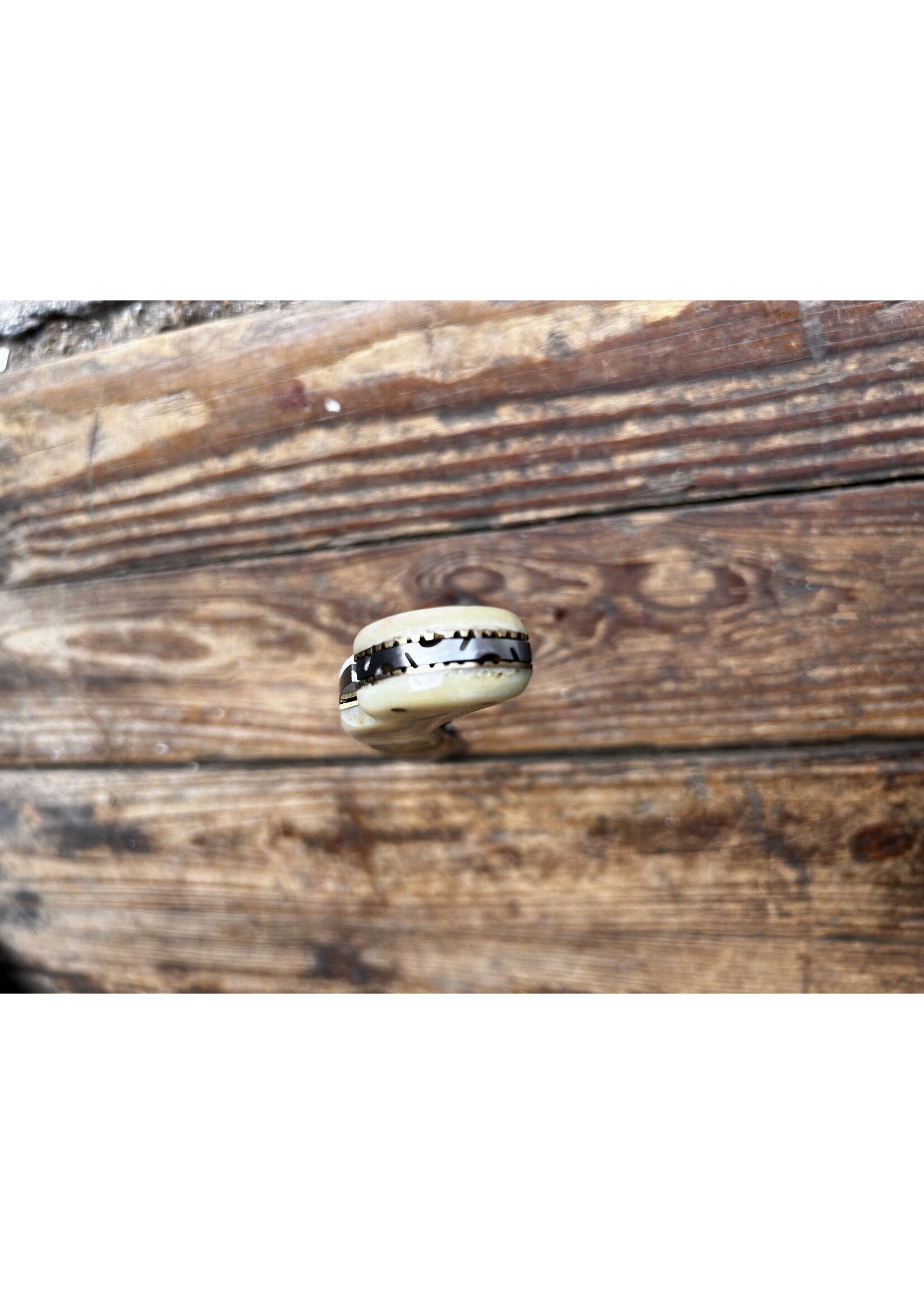 Circle SH Cutlery Circle SH Cutlery DM-1199 Bone Brass Scroll Folding Knife