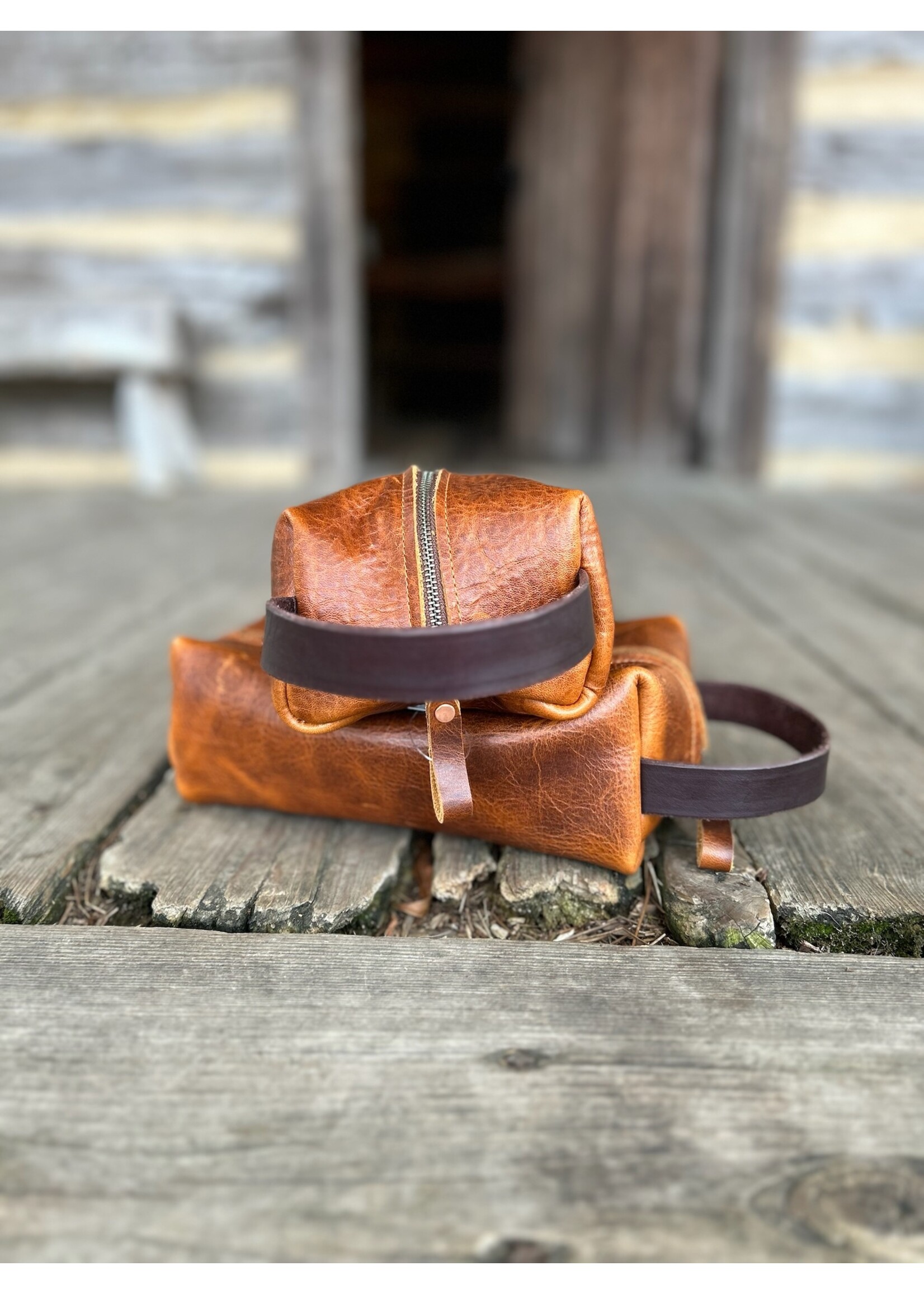 Moss Saddle Shop Hewlett & Dunn X Moss Saddle Shop   Leather Dopp Kit