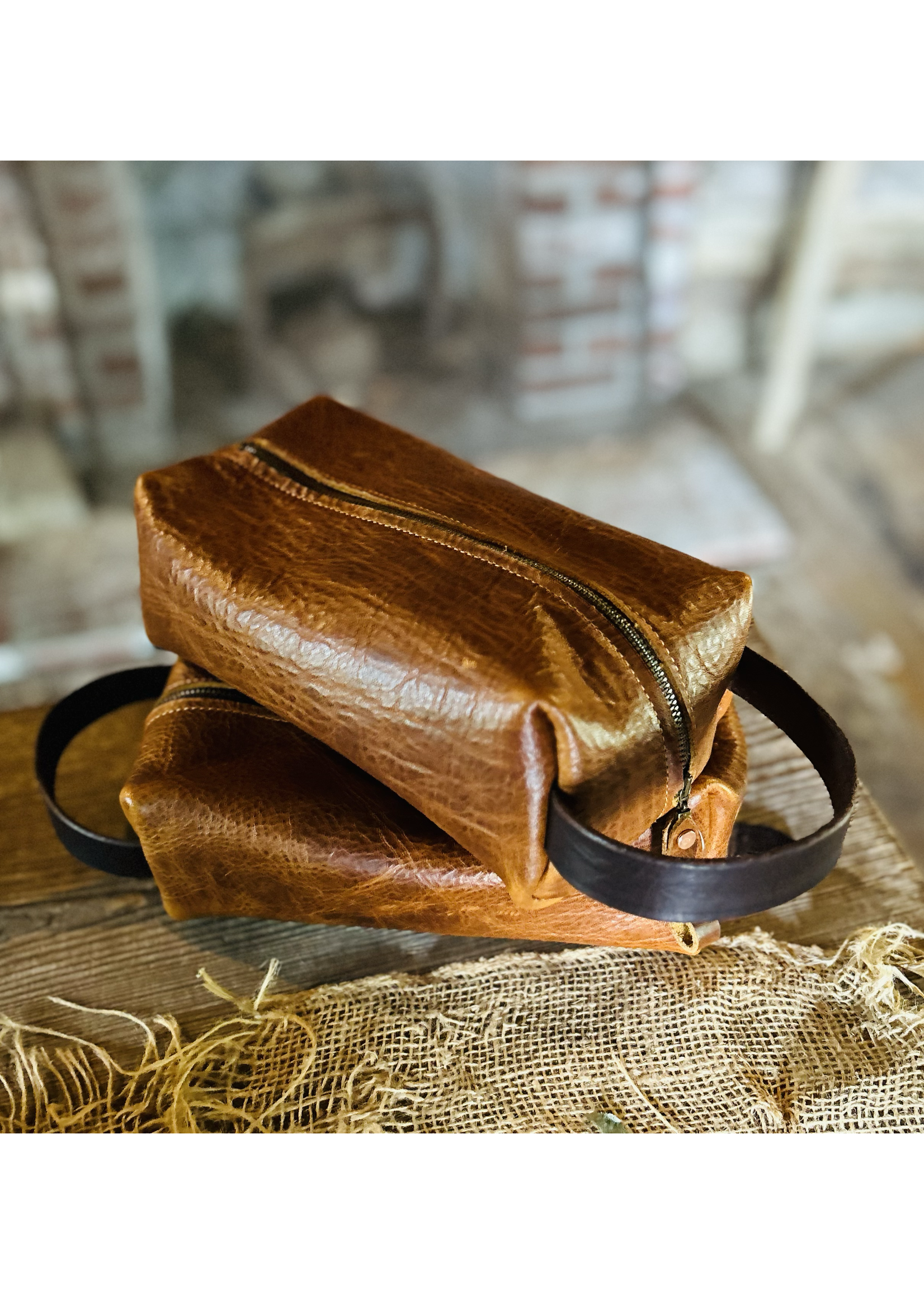 Moss Saddle Shop Hewlett & Dunn X Moss Saddle Shop   Leather Dopp Kit
