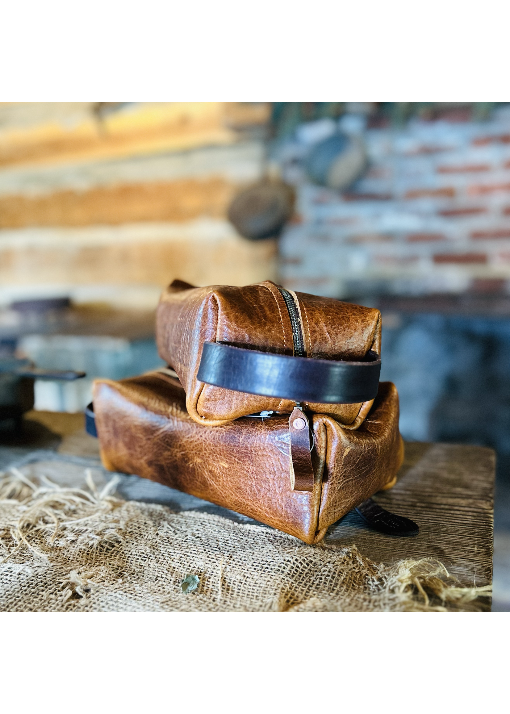 Moss Saddle Shop Hewlett & Dunn X Moss Saddle Shop   Leather Dopp Kit