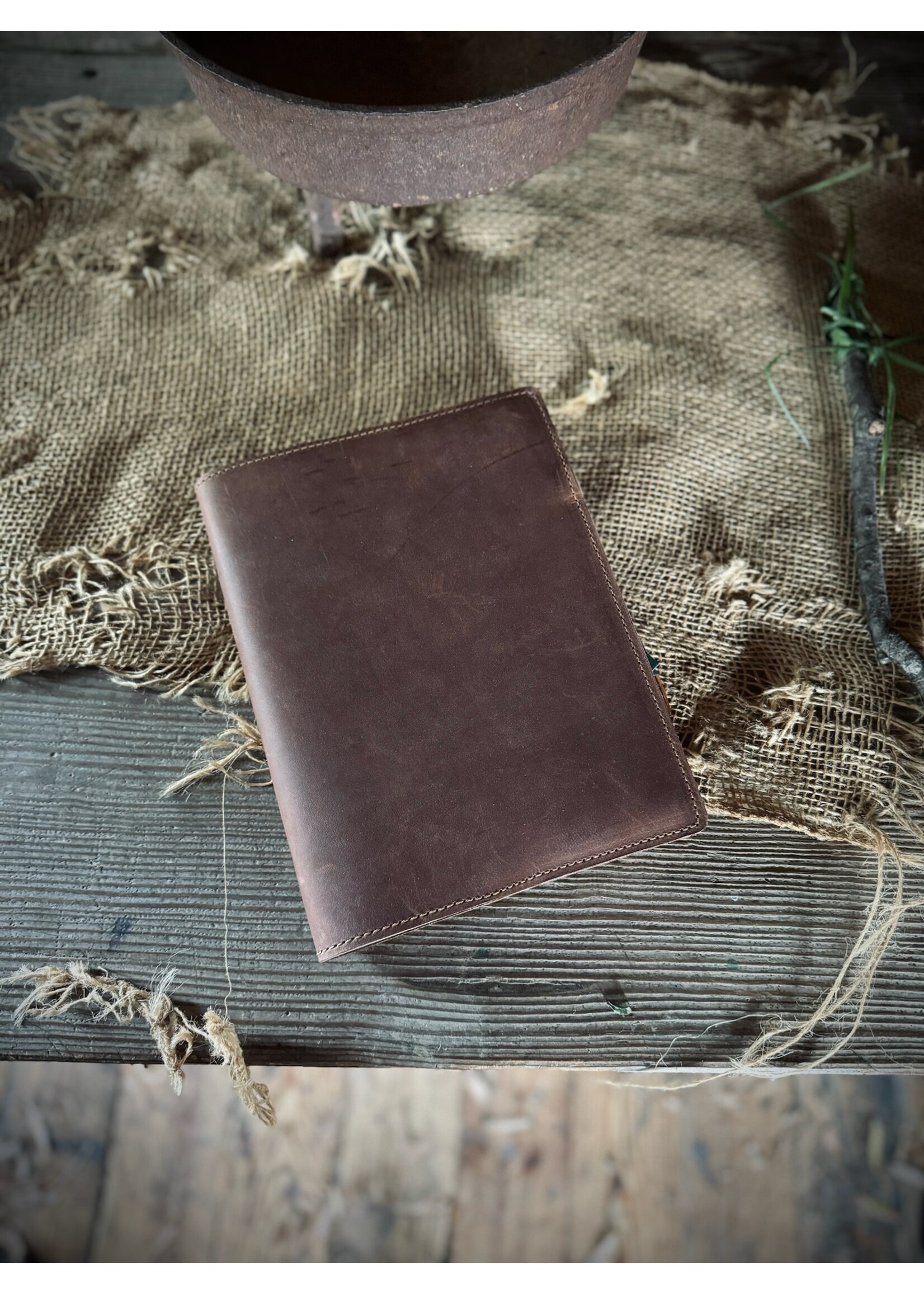 Moss Saddle Shop Hewlett & Dunn X Moss Saddle Shop Handmade Leather Journal