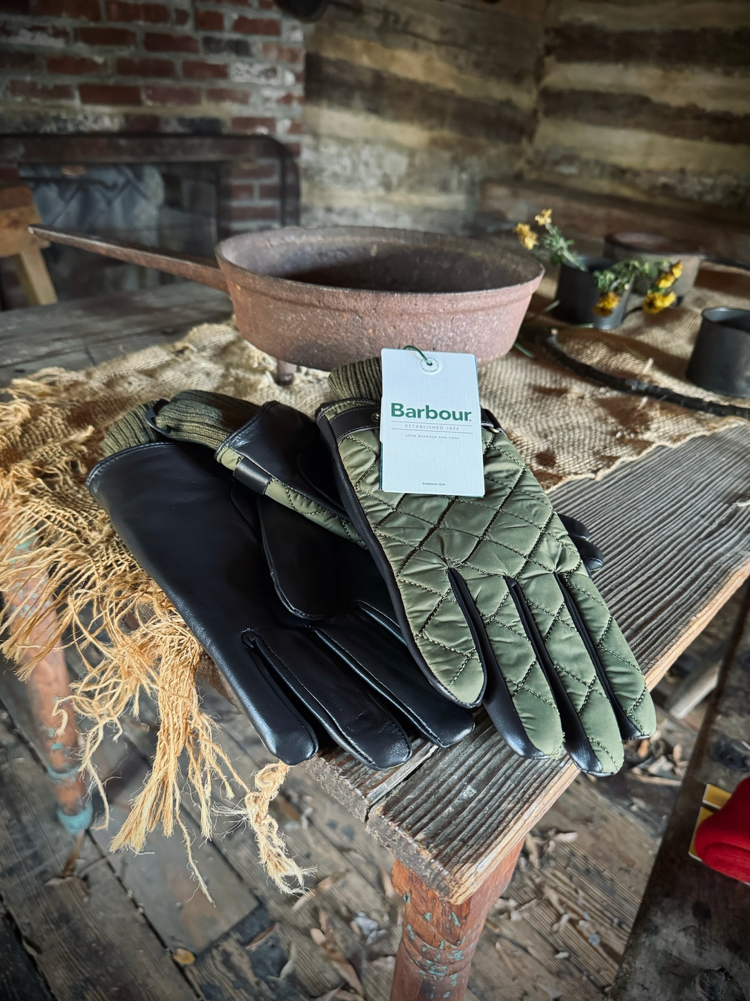Barbour Singsby Quilted Waterproof Glove - Hewlett & Dunn