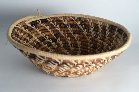 【直営・関税送料込】Bee basket in raffia Bee basket in raffia and calfskin Yellow - LOEWE