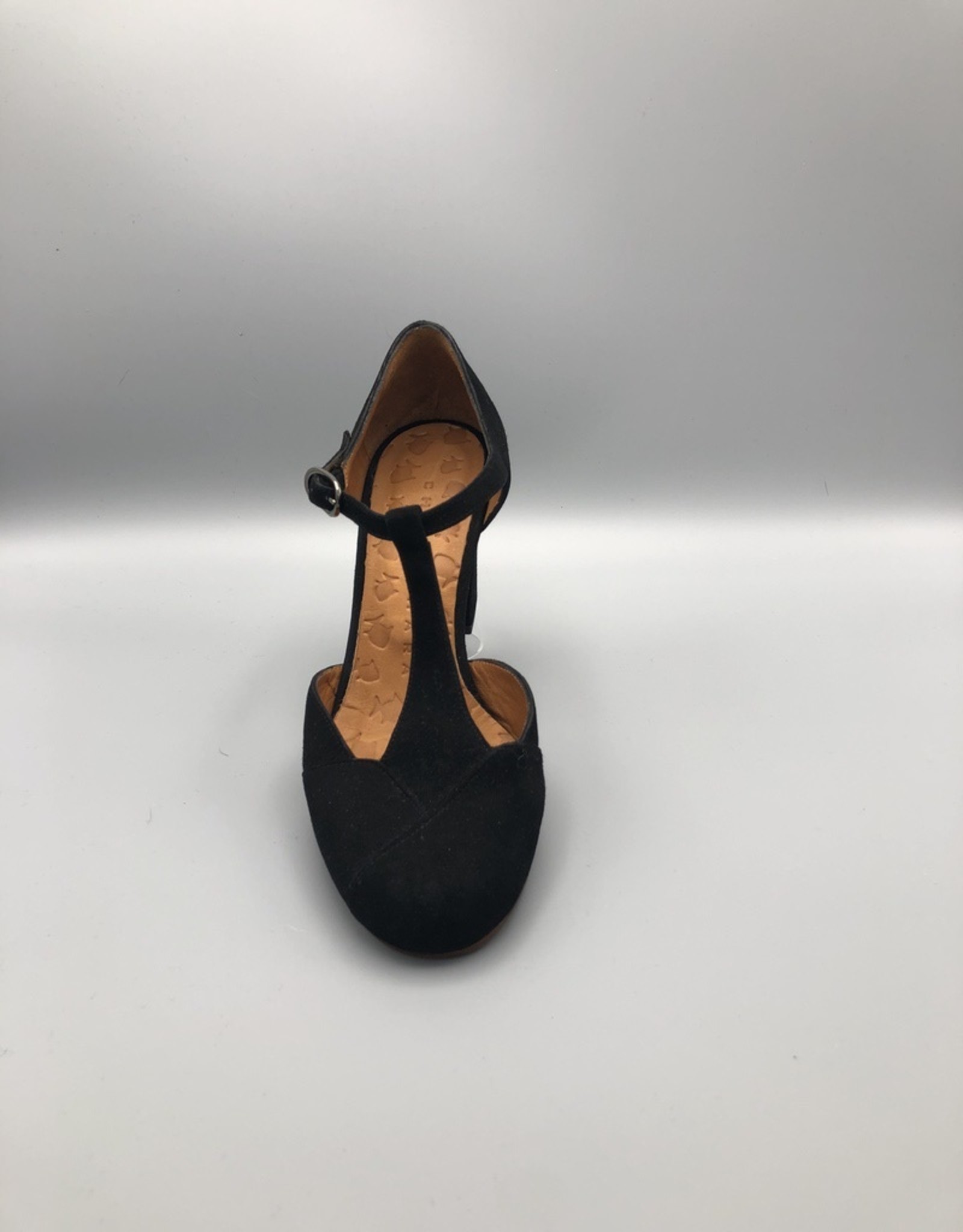 t strap closed toe