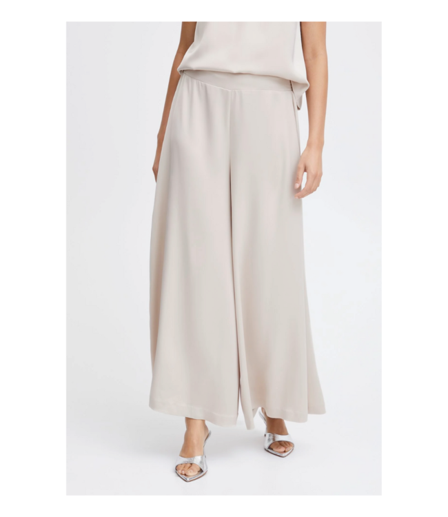 B. Young Esto Wide Leg Pants