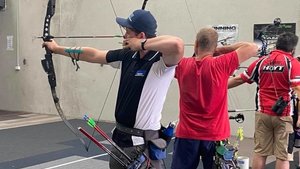 Do I buy a Right hand or a Left hand Bow? Do I buy a Right hand or a Left hand Bow?
