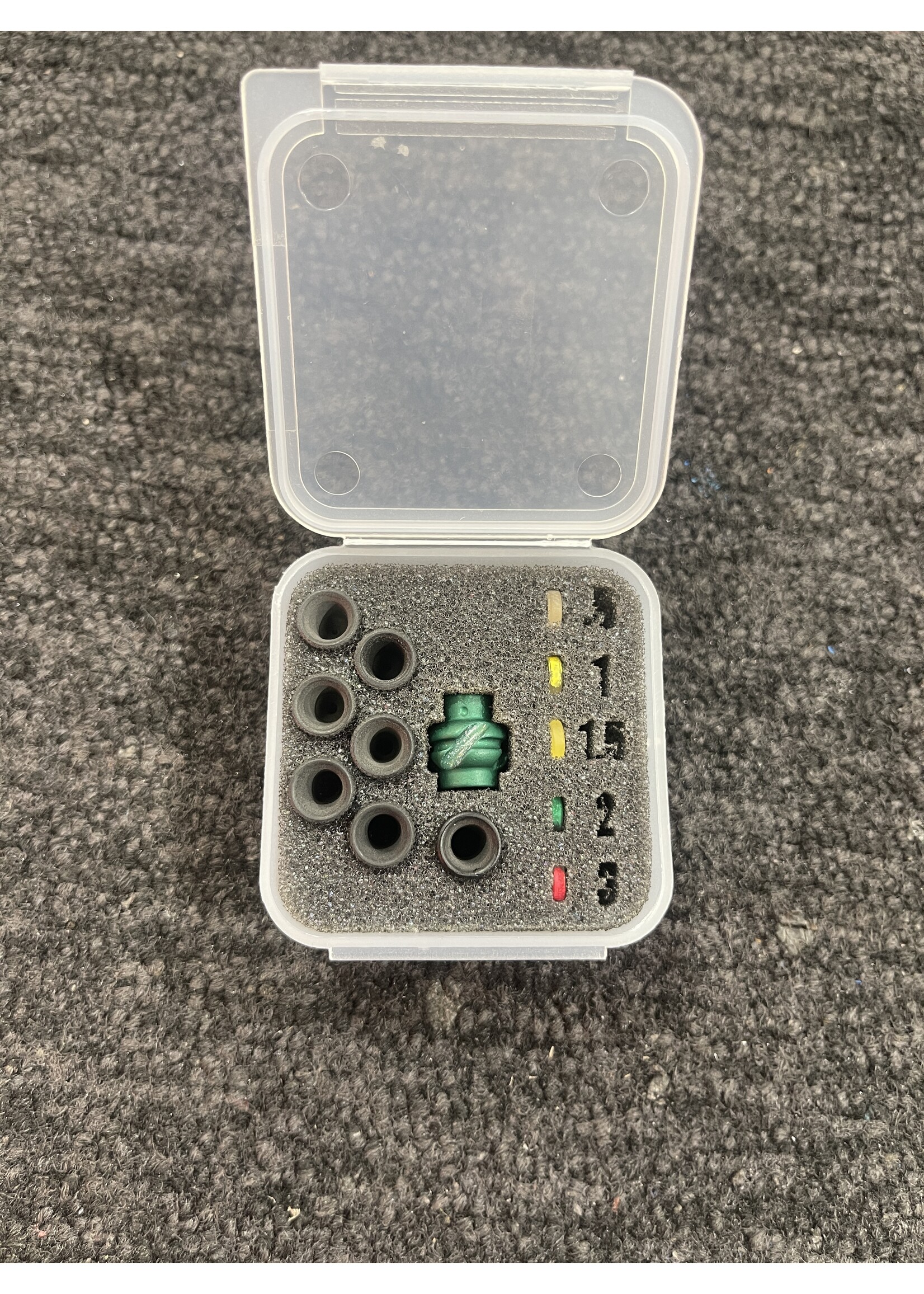 Specialty Archery Secondhand Specialty Green Podium Peep w/ kit