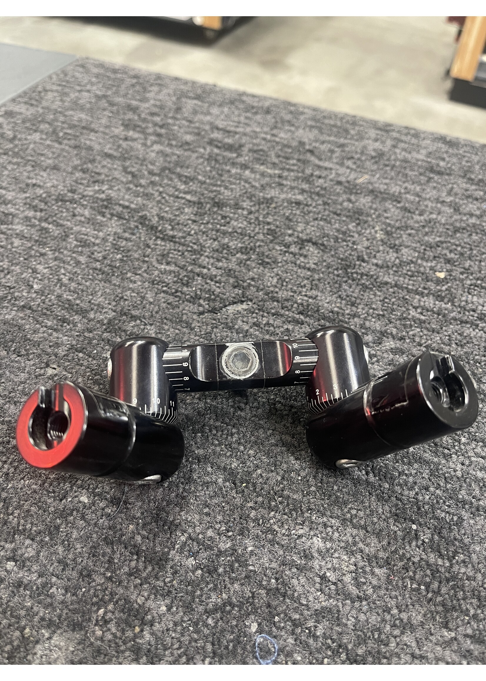 Shrewd Secondhand Shrewd Gloss Double VBar