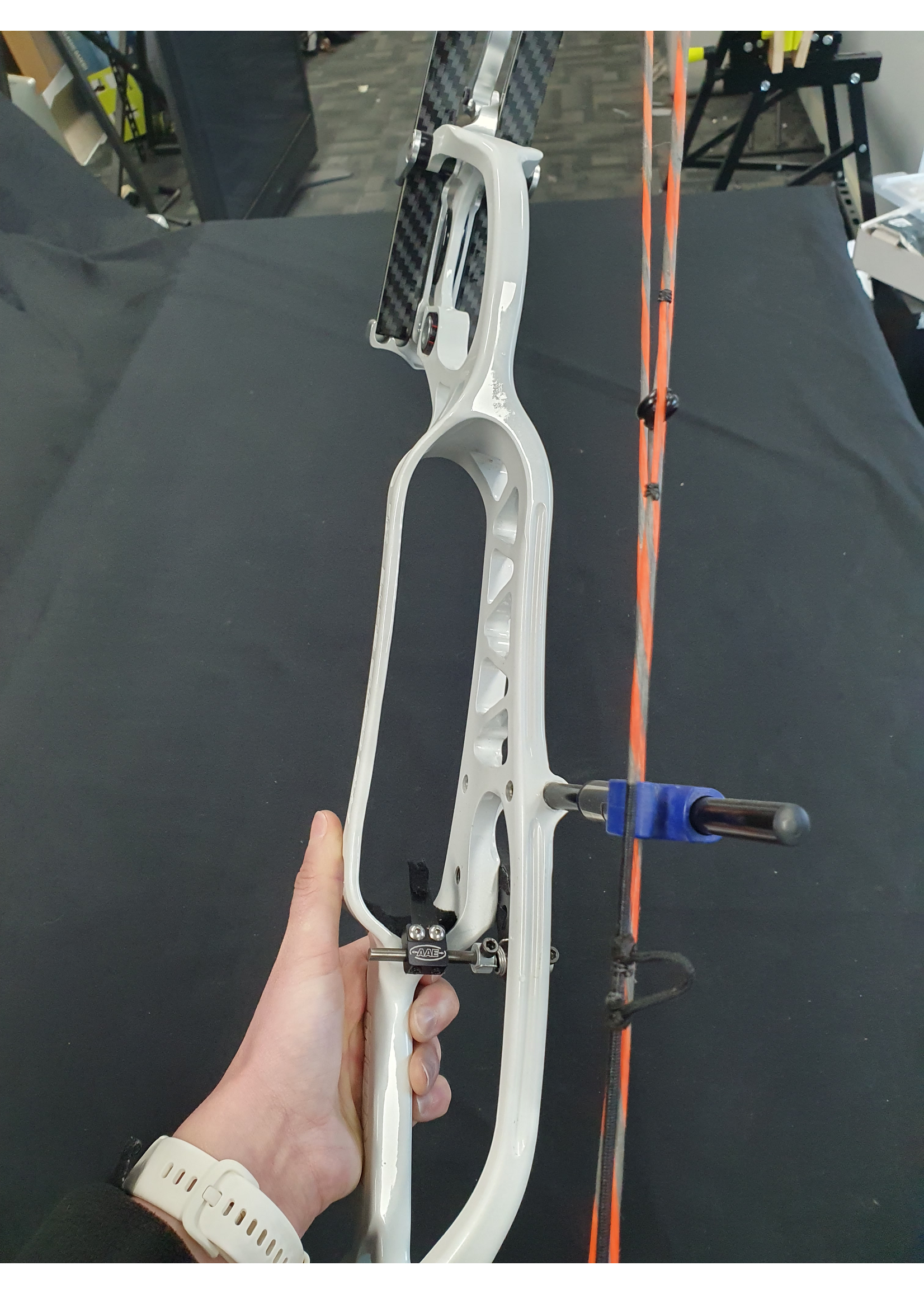 Hoyt Hoyt Pro Comp Elite XL RH White  2nd Hand