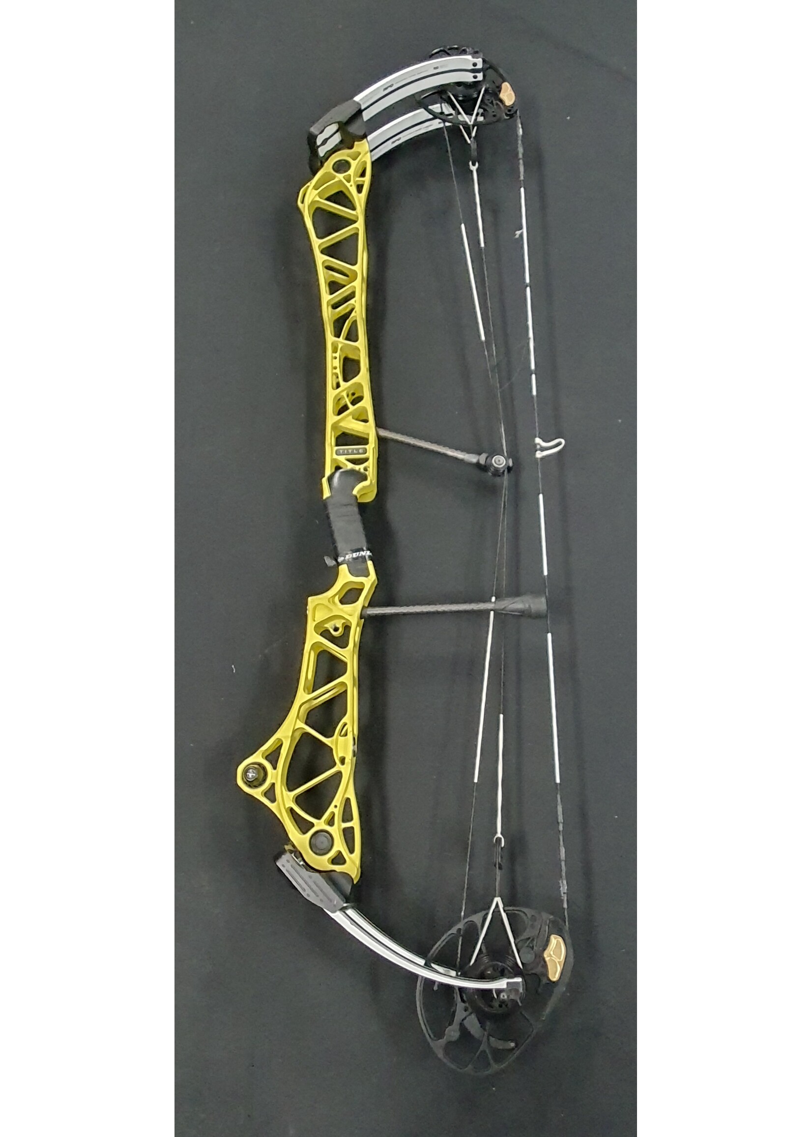 Mathews Inc Mathews Title 2nd Hand RH Title 38 Yellow/White