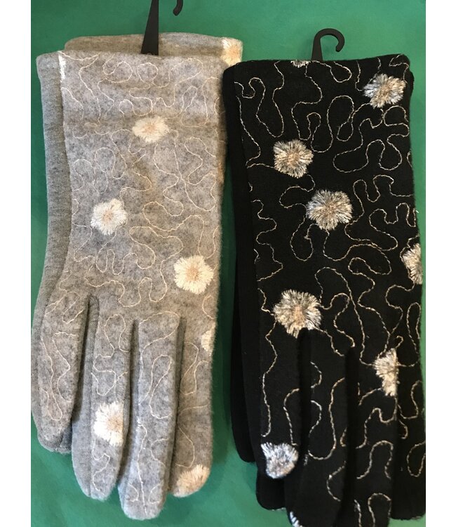 E touch gloves with embroidered flowers