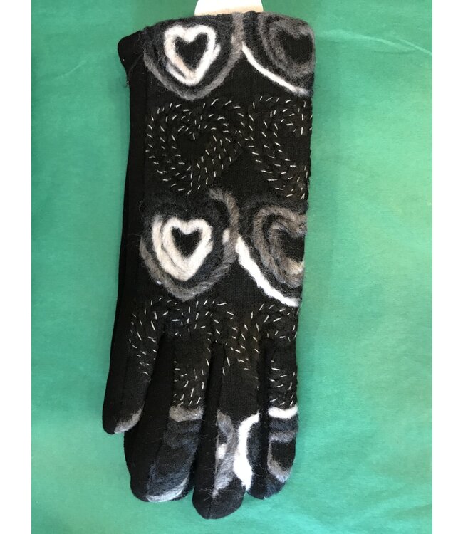 E touch glove with hearts yarn
