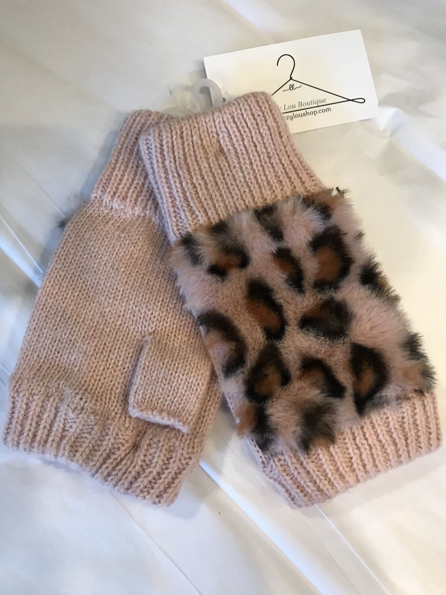 Fingerless gloves with leopard fur - Lizzy Lou Boutique Fingerless gloves with leopard fur - Lizzy Lou Boutique