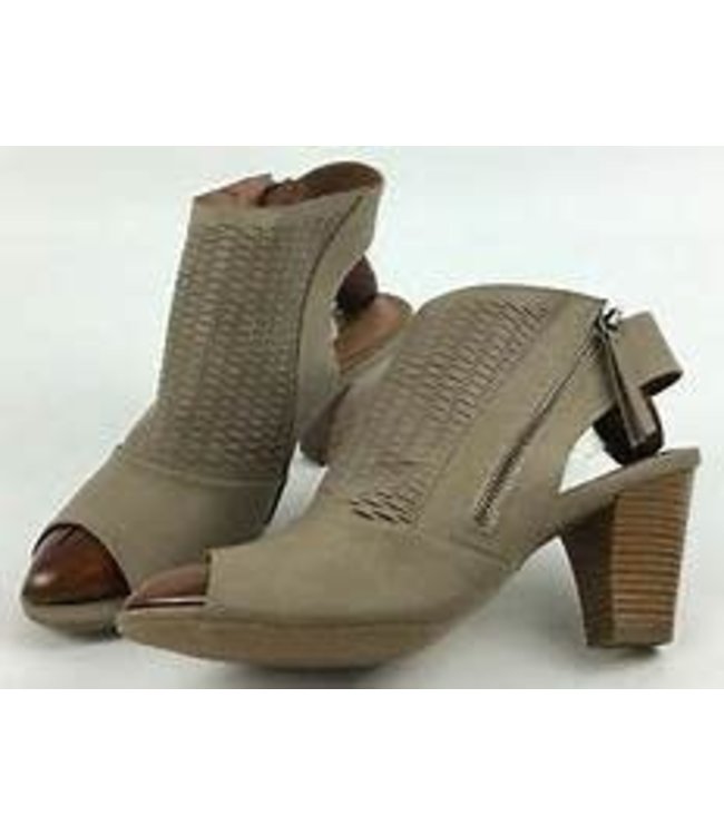 Wishes Peep Toe Shootie