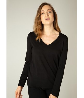 Yest Yola v neck sweater in black