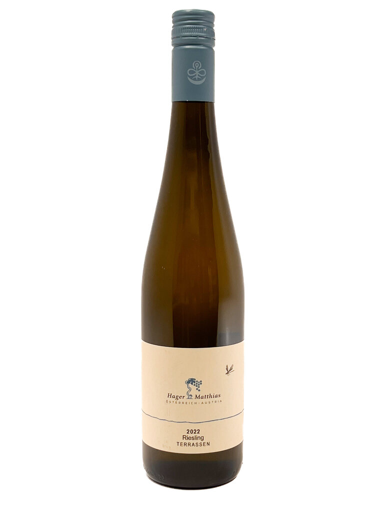 Wine-White-Crisp Hager Matthias Riesling Terrassen Kamptal DAC 2022