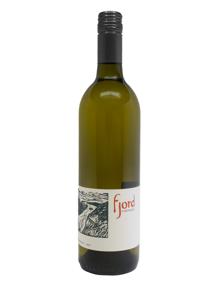 Wine-White-Round Fjord Vineyards Albariño Hudson River Region 2025