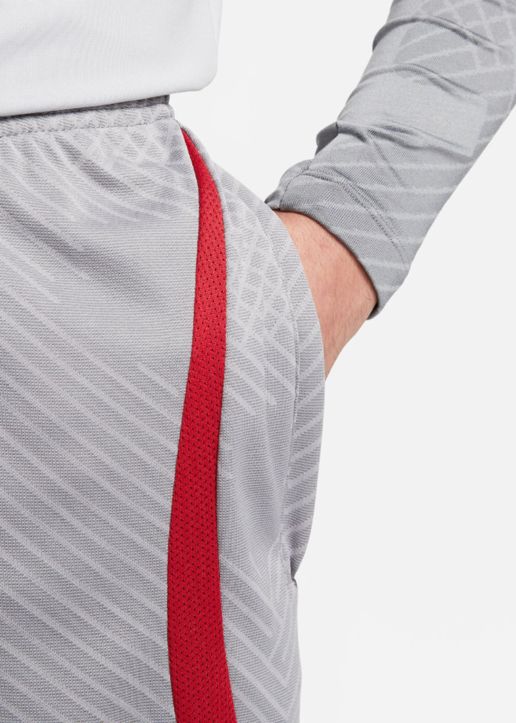 NIKE LIVERPOOL FC STRIKE SHORT