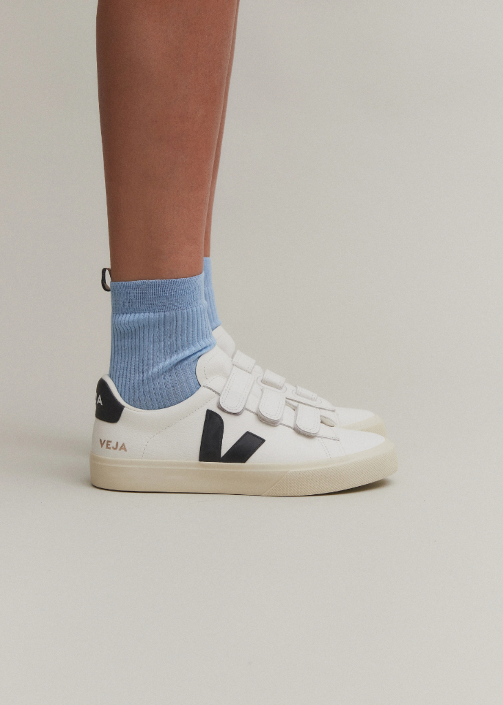 VEJA RECIFE LEATHER EX-WHITE BLACK RC0502790A