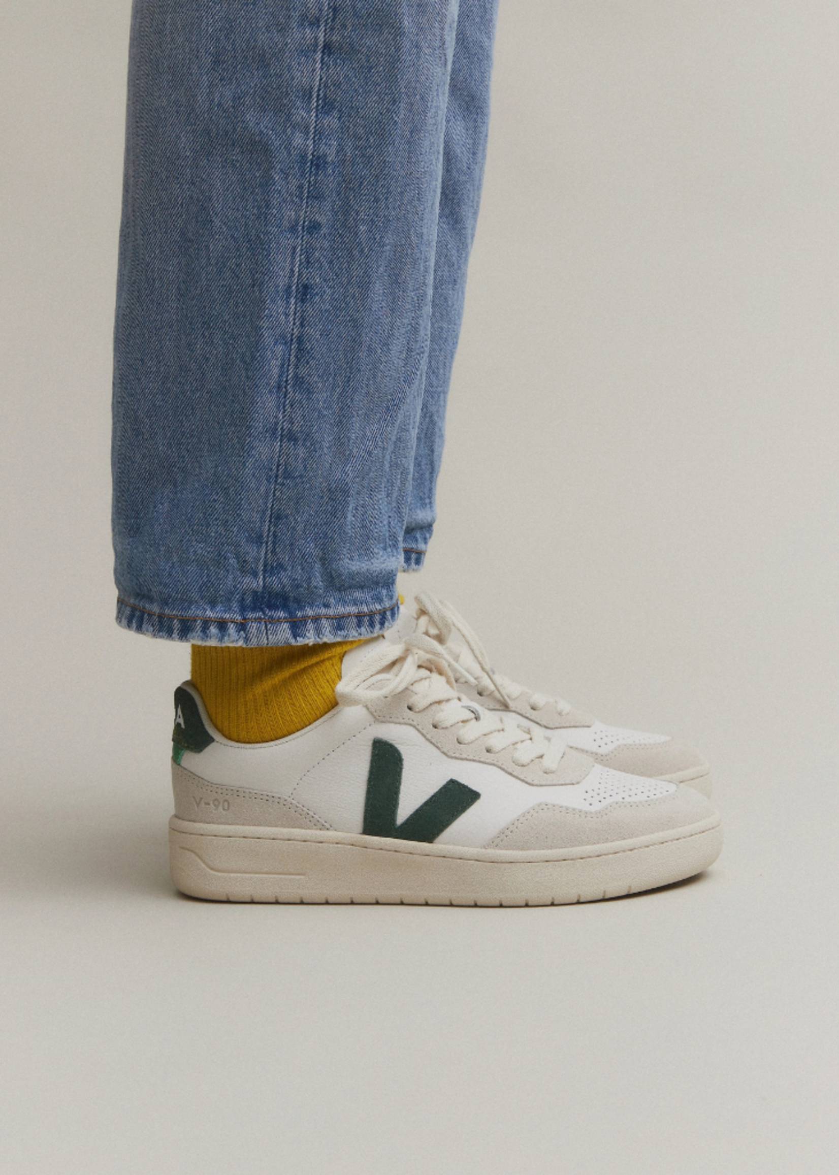 VEJA V-90 LEATHER EXTRA-WHITE CYPRUS VD2003384B 45