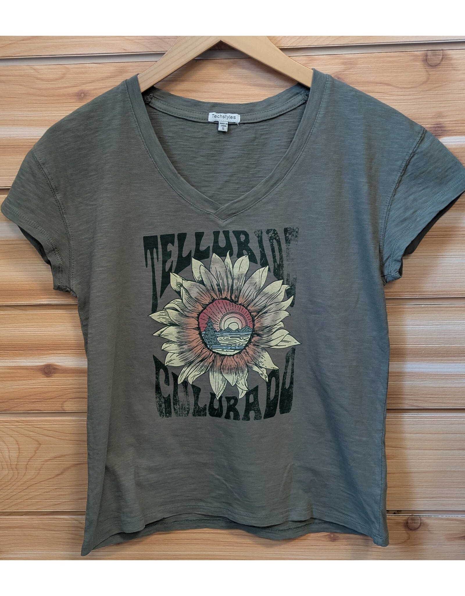 TECHSTYLES #956 SUNCHILD VNECK SS