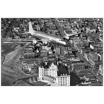 Vivid Print Hotel Macdonald 1944 Postcard