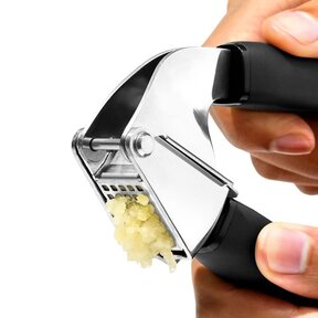 11327300-OXO Garlic Press