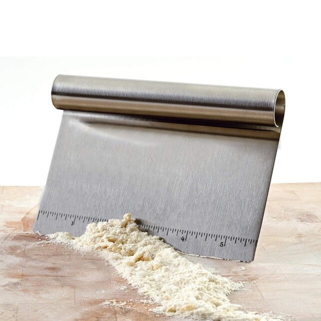 406681 Dough Scraper w/Measure