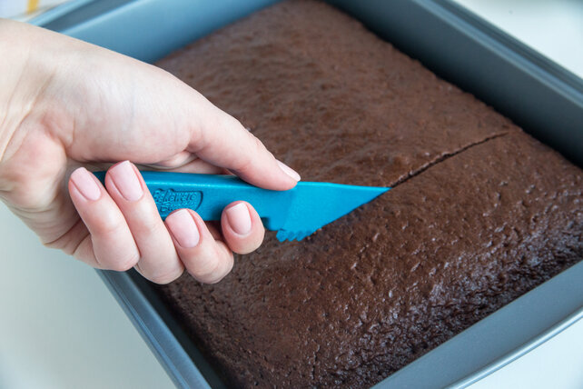 Bakeware Buddy Nylon Knife