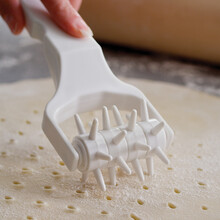 55425 -Small Pastry Docker