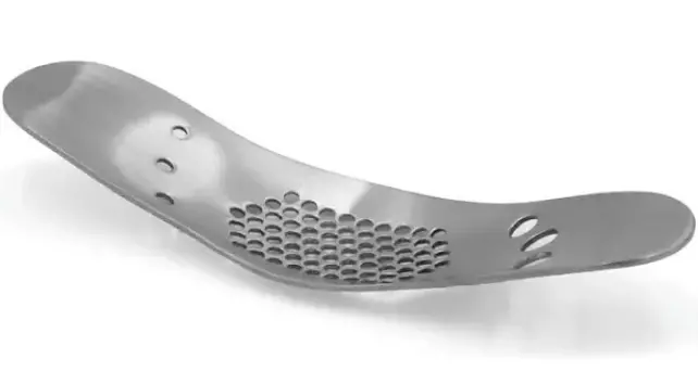 KB17604- Garlic Crusher w/Herb Stripper