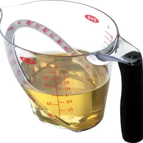 1050586 GG Angled Measuring Cup 2-Cup