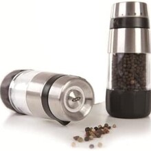 1140700 OXO GG Pepper Grinder