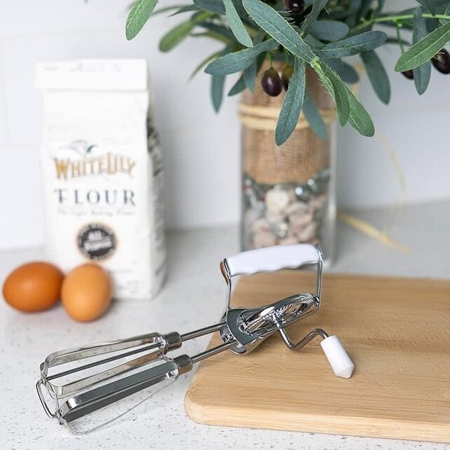 5839 Egg Beater-White