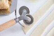 5542 Pastry Wheel/Cutter
