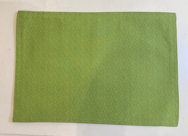 CVW05-GR Placemat Chevron Whisper-Green