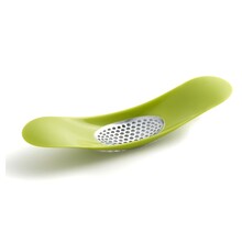 7020062GR Joseph Joseph Garlic Crusher-Green