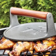 Q112 Cast Iron Grill Press 8"
