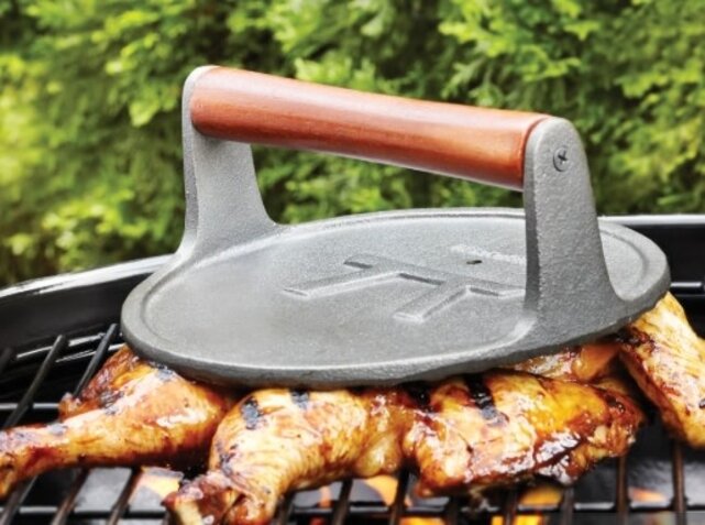 Q112 Cast Iron Grill Press 8"