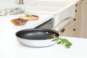 6515-24-00 Meyer Dynasty 24cm Frypan-Black Eterna NS