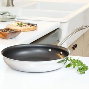 6515-24-00 Meyer Dynasty 24cm Frypan-Black Eterna NS