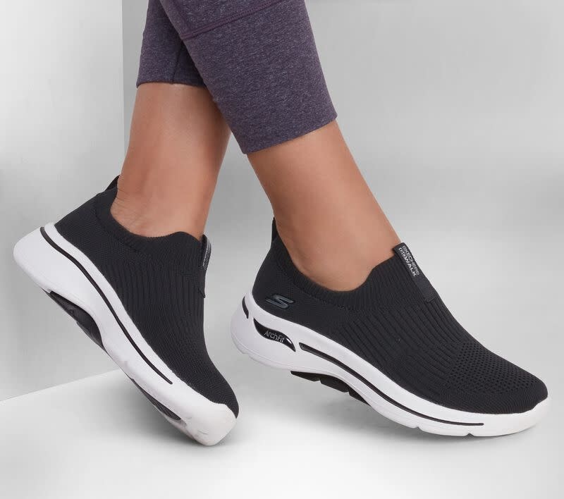 Skechers GOwalk Arch Fit Iconic Slip-On Sneaker