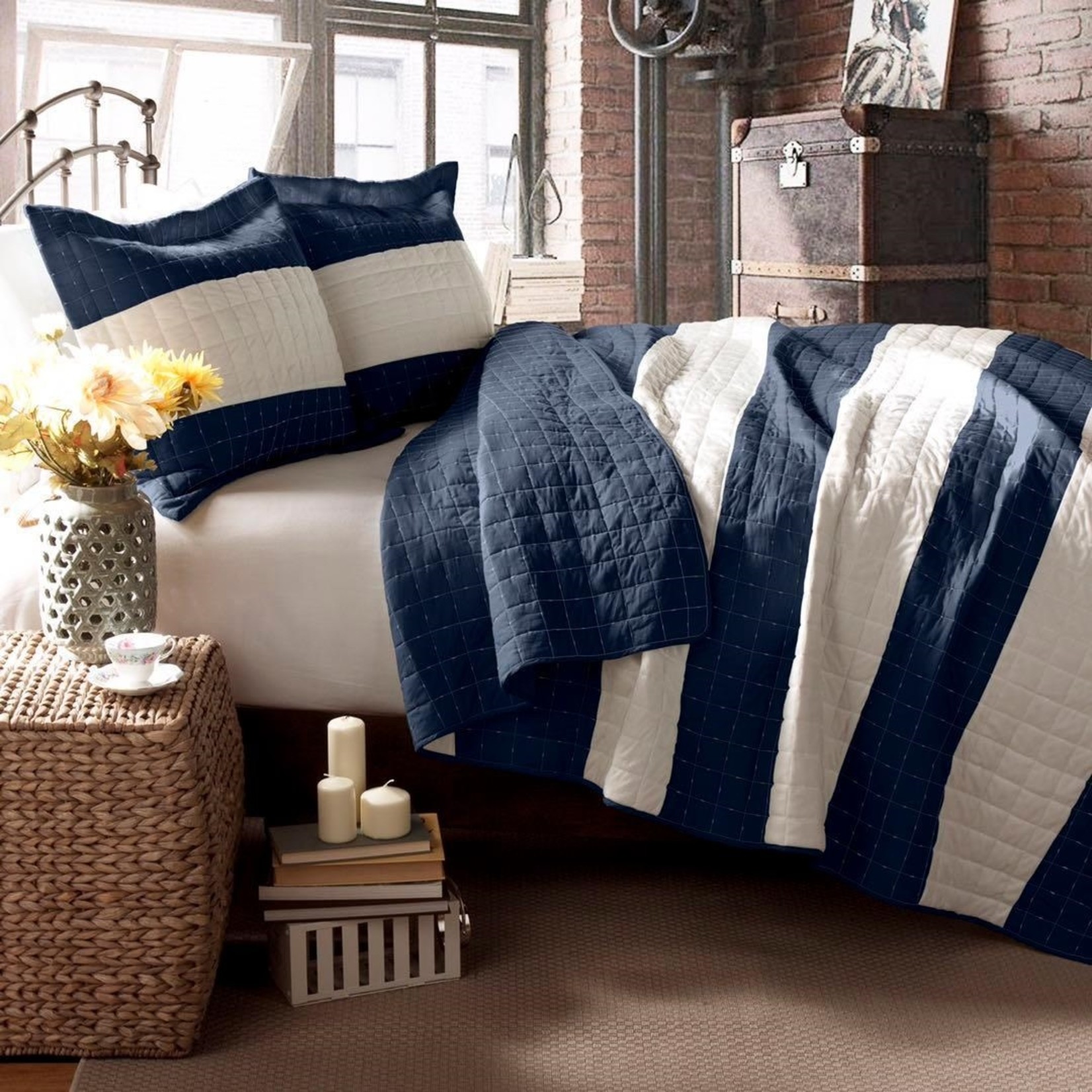 Cabana Navy Queen Quilt & Shams