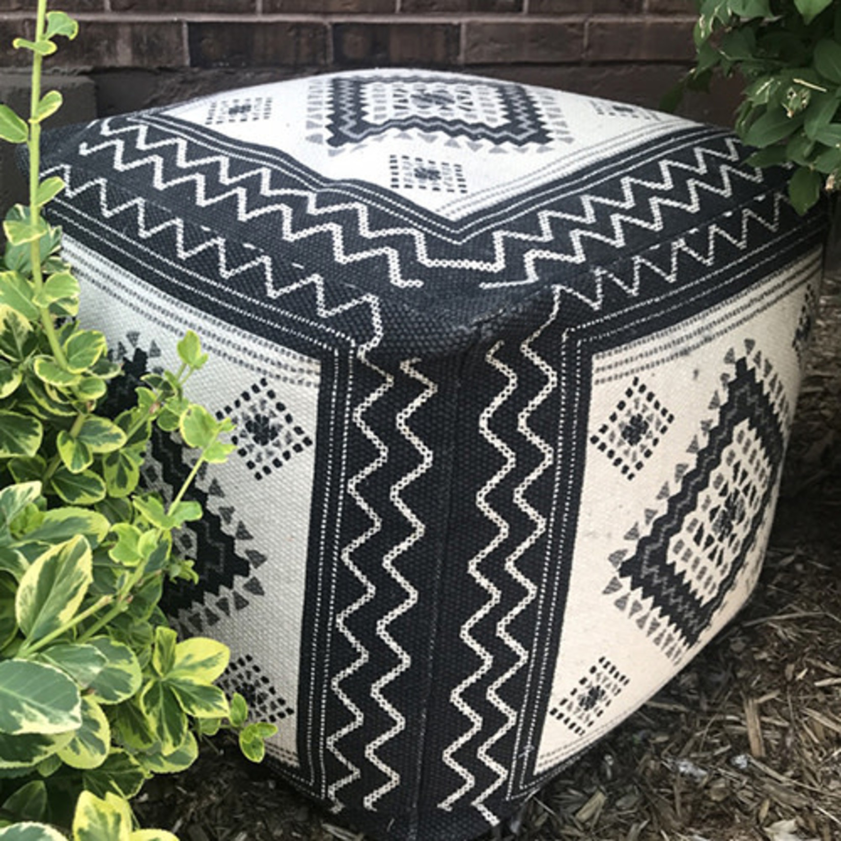 Cream Pouf with Black Rombs